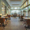 Restaurant met een aantal 2 persoonstafels met daarom de dinerkaarsen van dorsetto