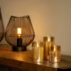 DORSETTO oplaadbare LED kaarsen set op tafel met extra gezellige lampen. Brandtijd 105 uur